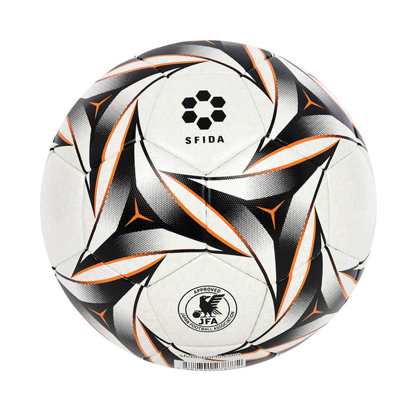 小さくても本格派！手縫いサッカーボール