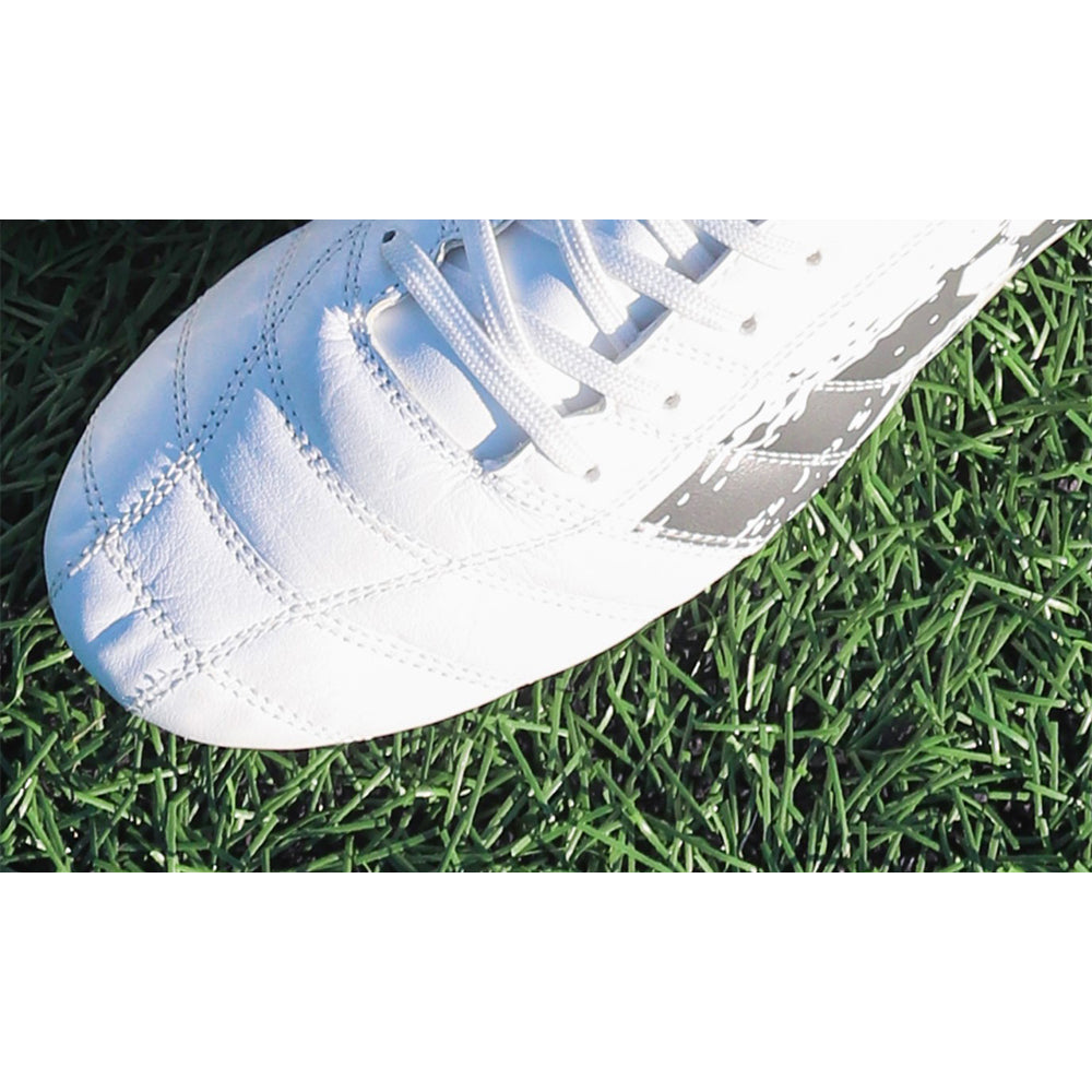 サッカースパイク　PIONIERE HG KL