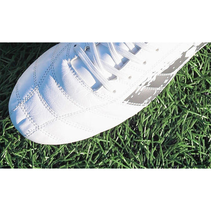 サッカースパイク　PIONIERE HG KL
