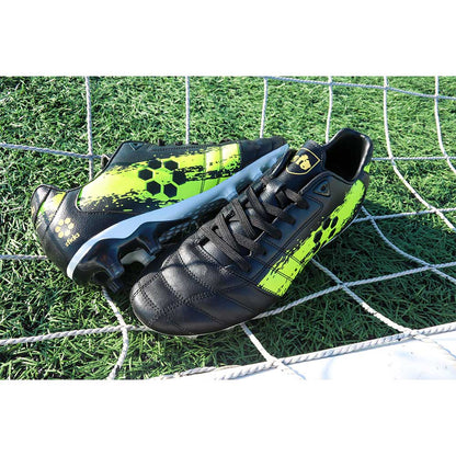 サッカースパイク　PIONIERE HG KL