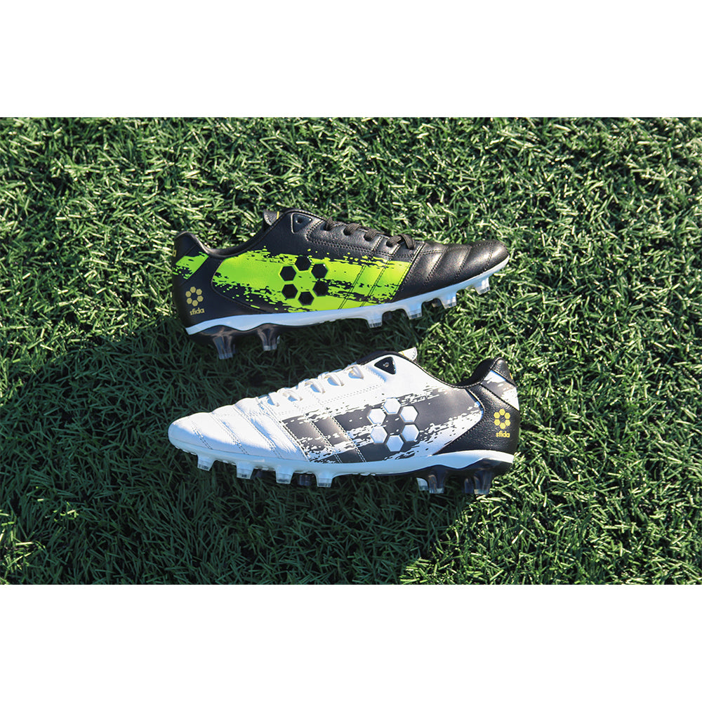 サッカースパイク　PIONIERE HG KL