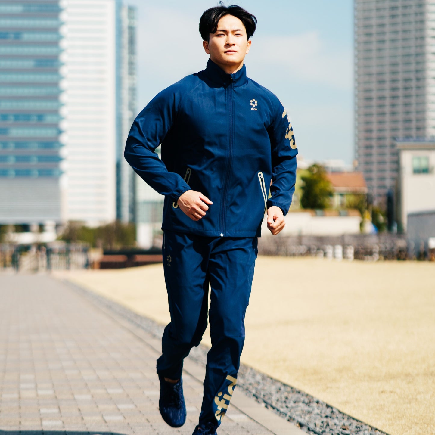 sfida TRライトウーブントラックパンツ