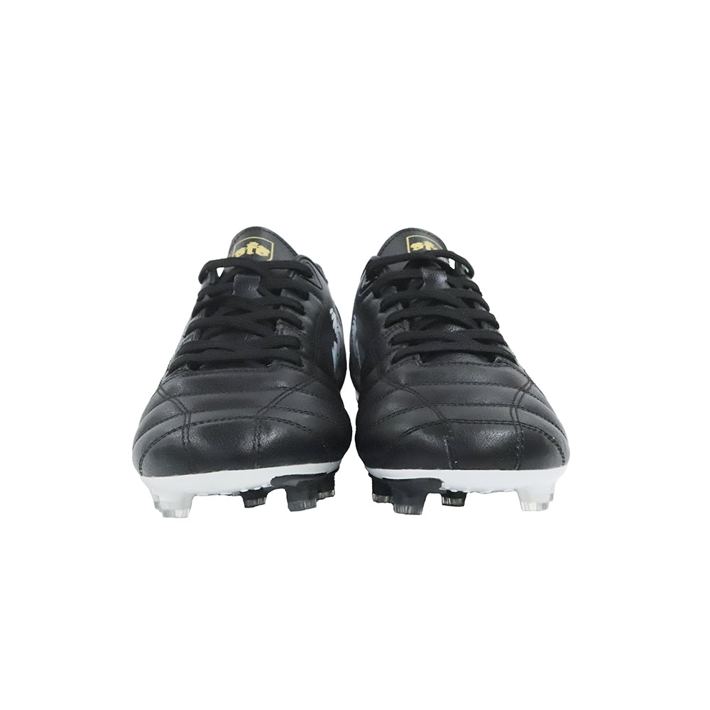 サッカースパイク　PIONIERE HG KL