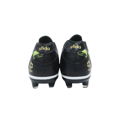 サッカースパイク　PIONIERE HG KL